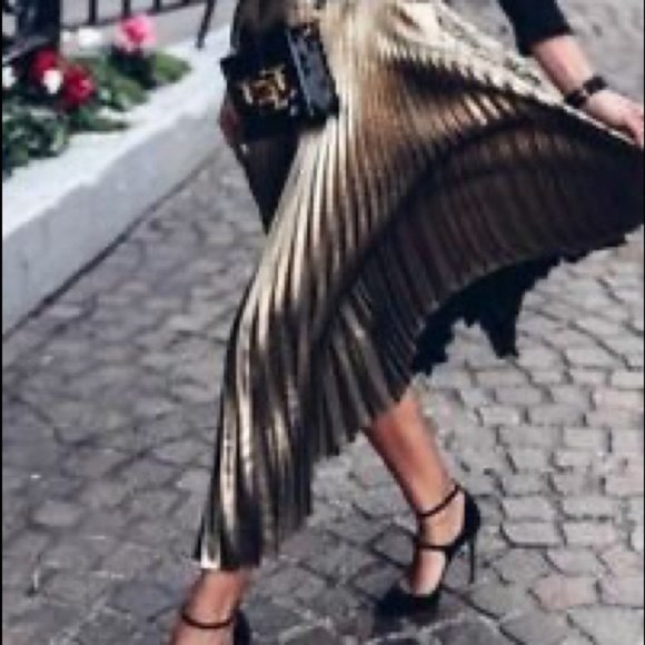 Sezane Dresses & Skirts - Sezane Dino Skirt in Metallic Gold ***SOLD***